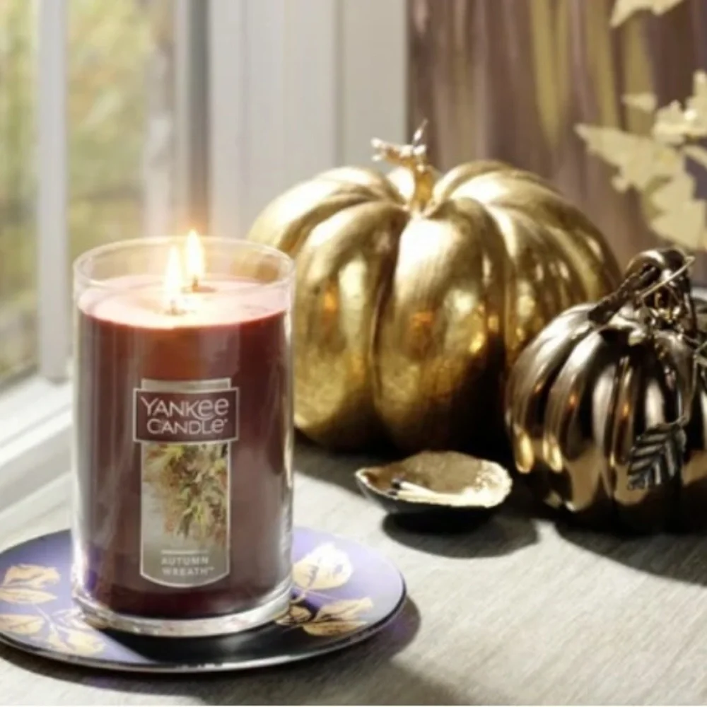 Yankee Candle Autumn Wreath Large 2-Wick Tumbler - Deep Red
